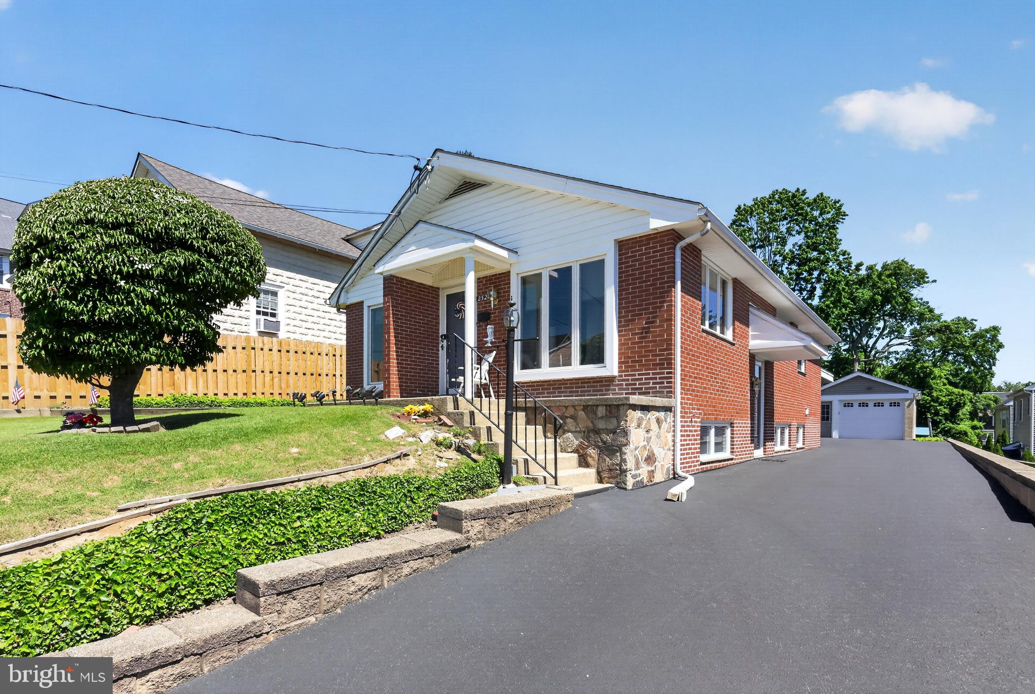 BROOKTHORPE HILLS - Residential