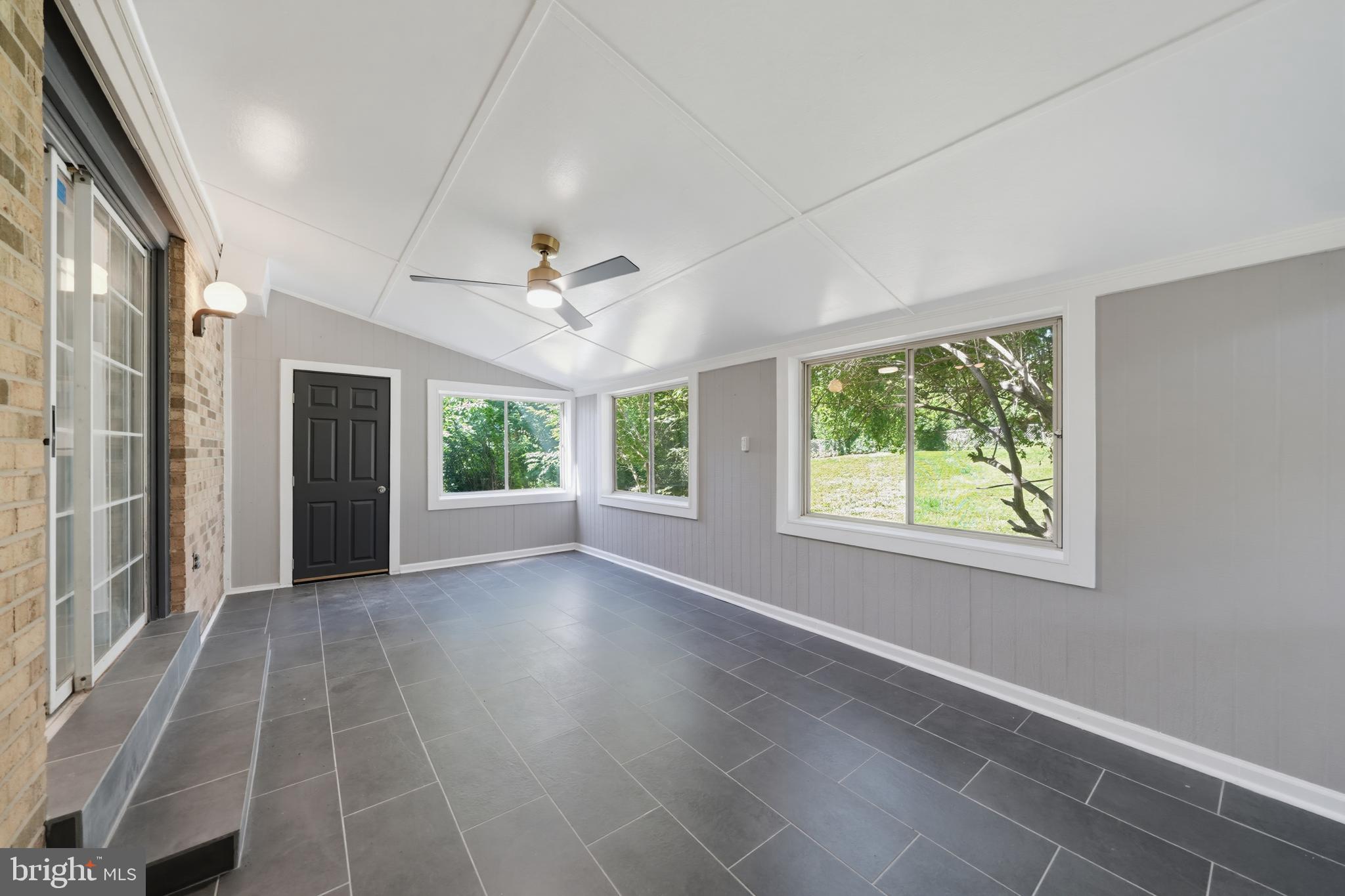 STONEGATE - Residential