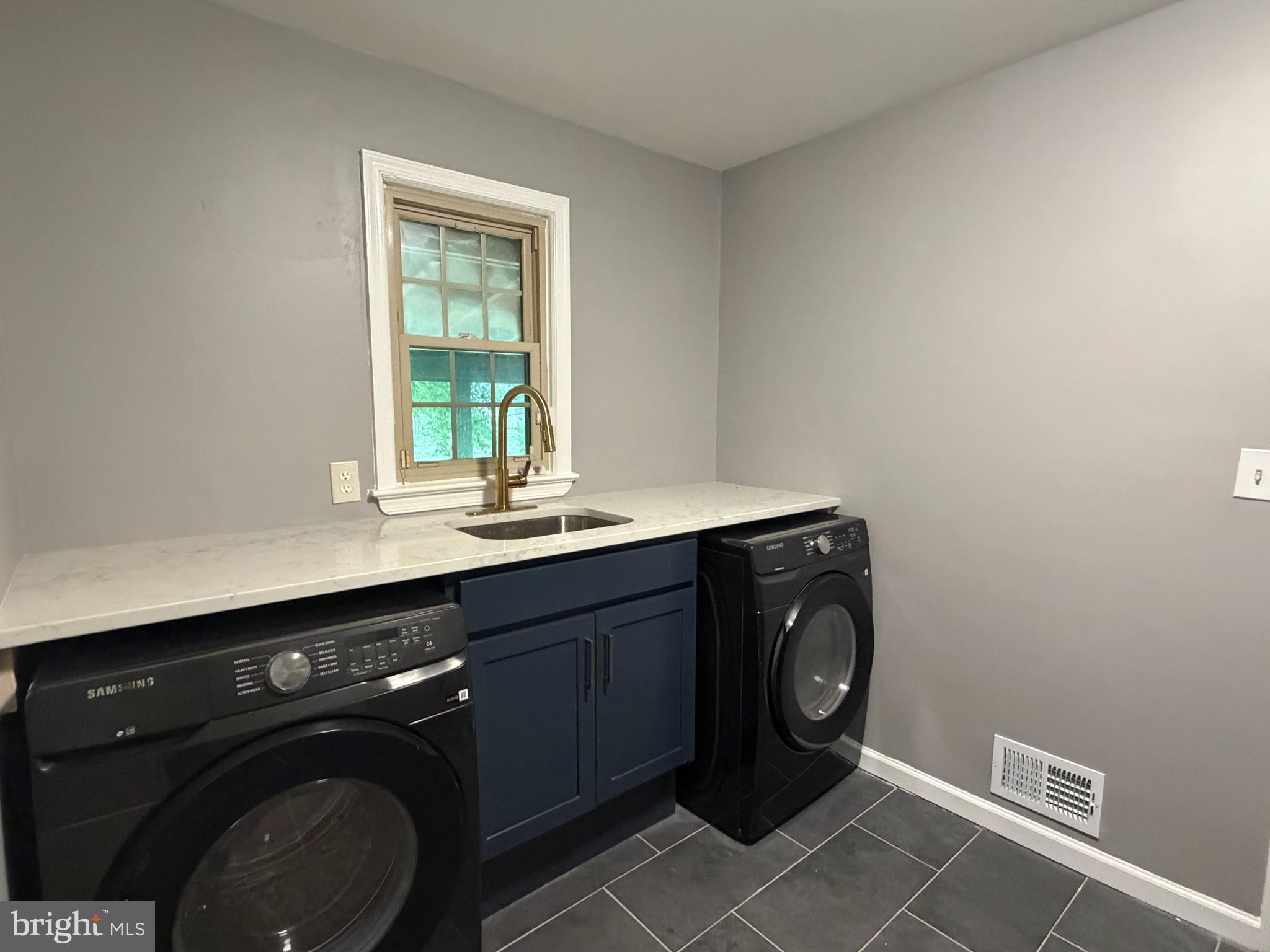 STONEGATE - Residential