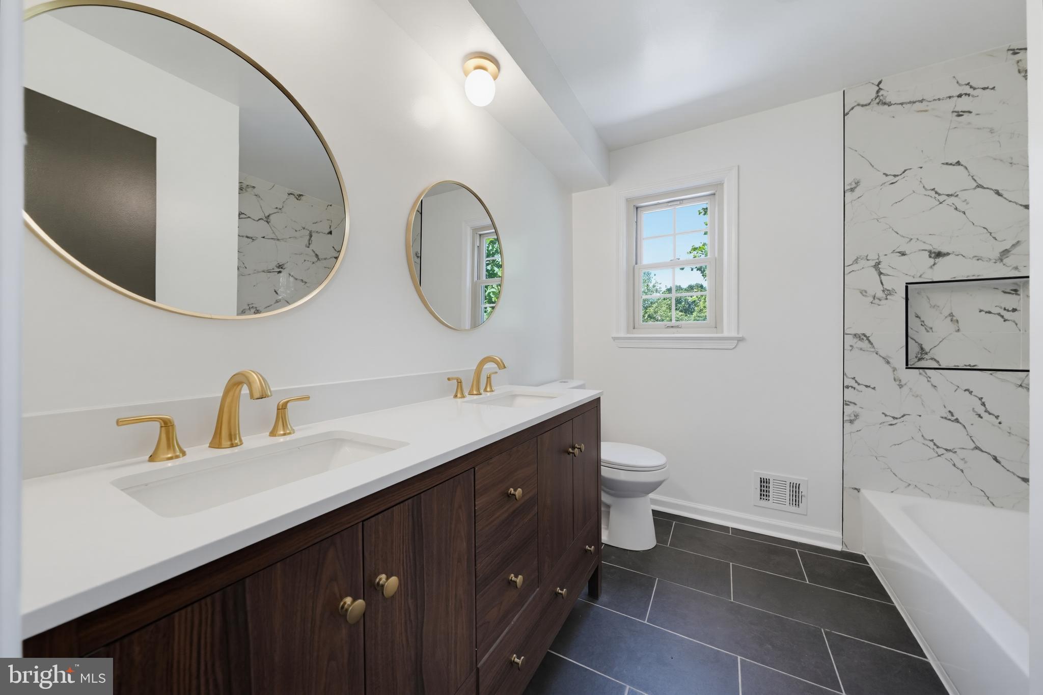 STONEGATE - Residential