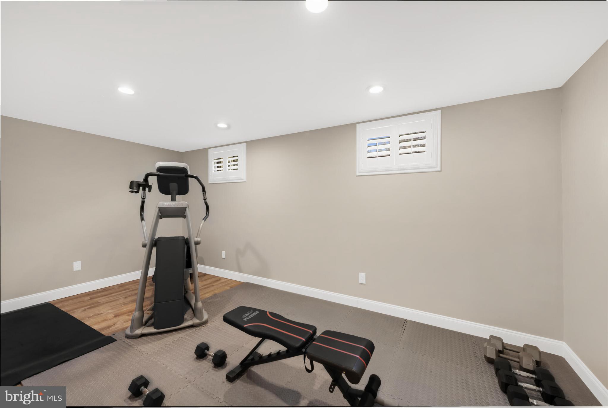 WOODLEA MANOR - Residential