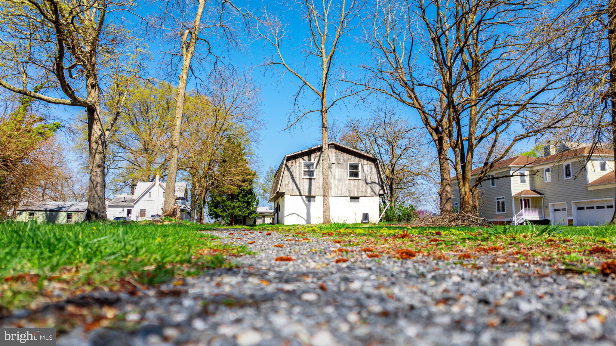 BOWLEYS QUARTERS - Land