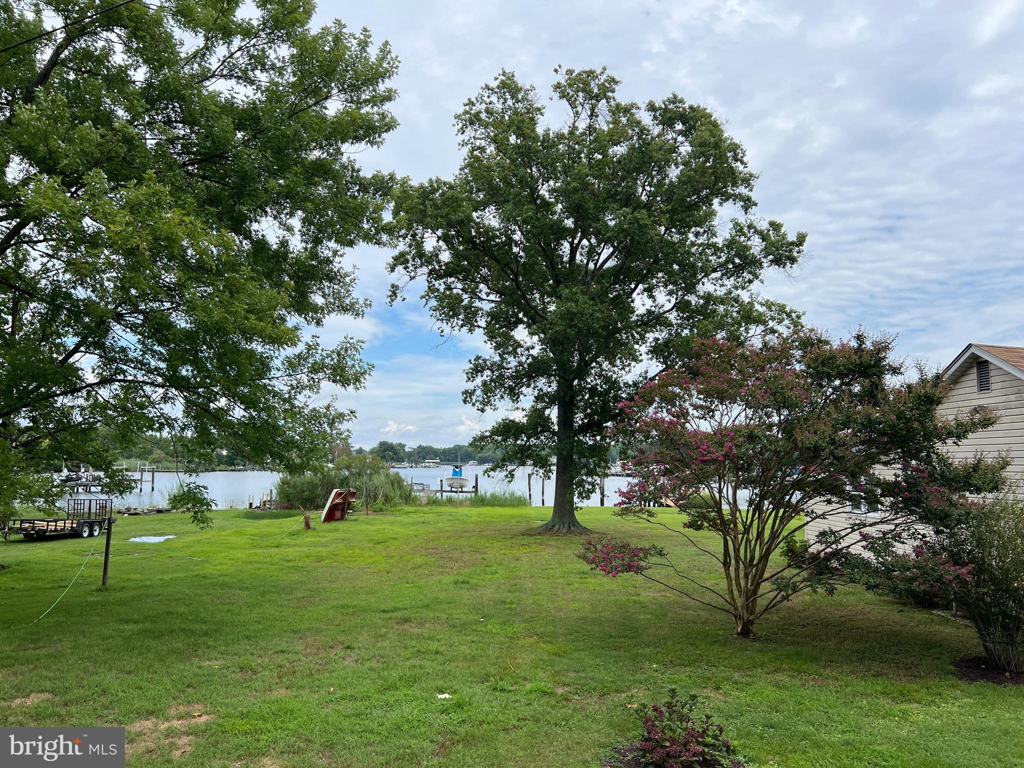 BOWLEYS QUARTERS - Land
