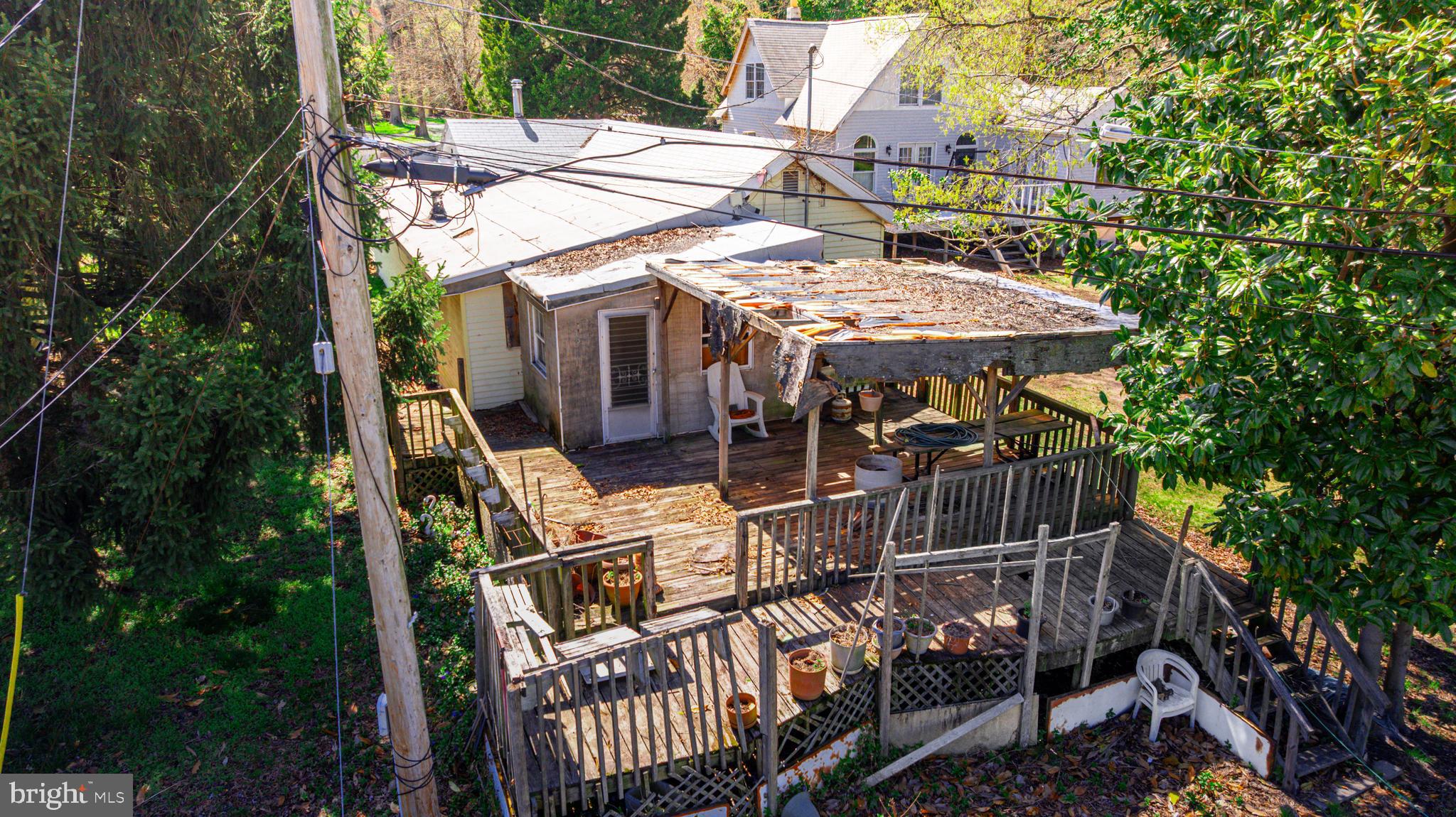 BOWLEYS QUARTERS - Land