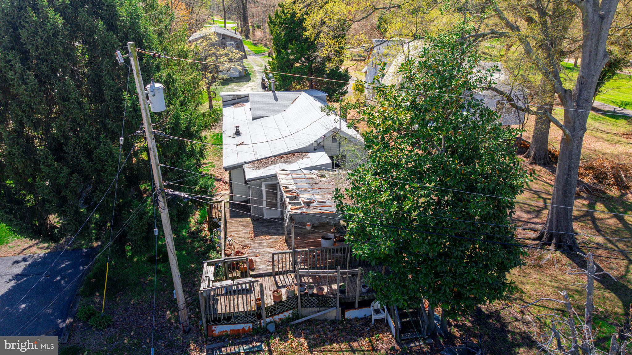 BOWLEYS QUARTERS - Land
