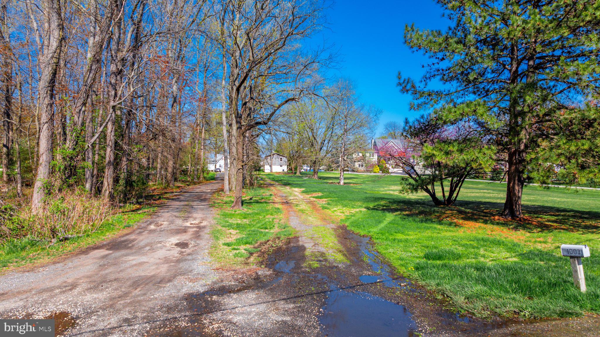 BOWLEYS QUARTERS - Land