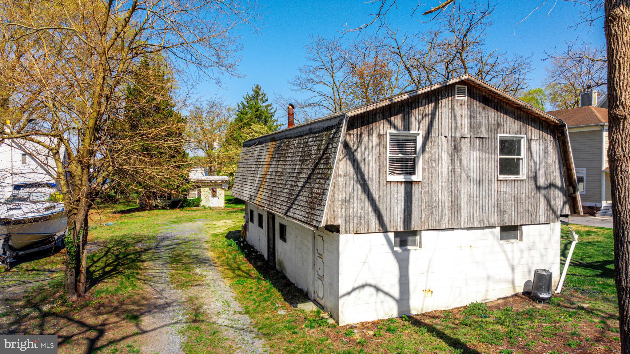 BOWLEYS QUARTERS - Land