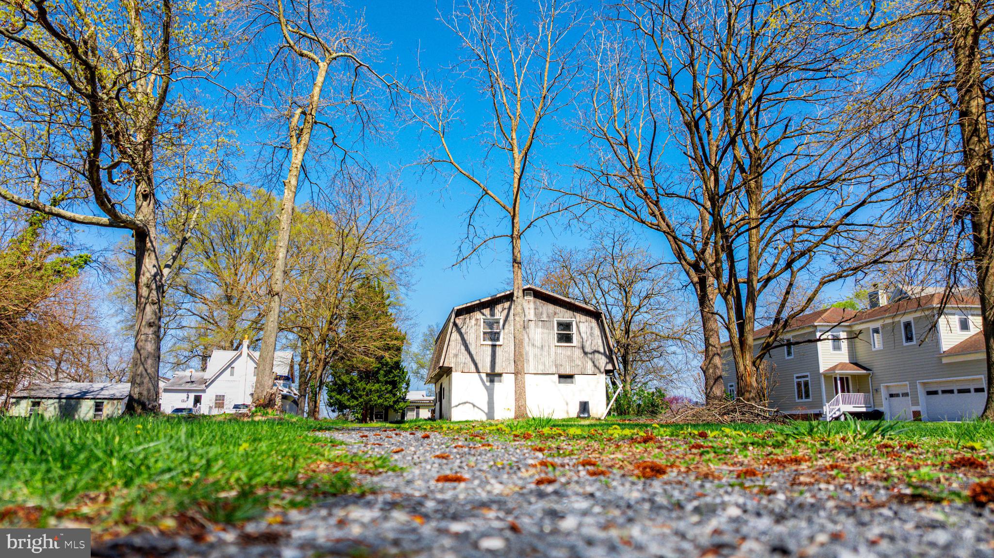 BOWLEYS QUARTERS - Land