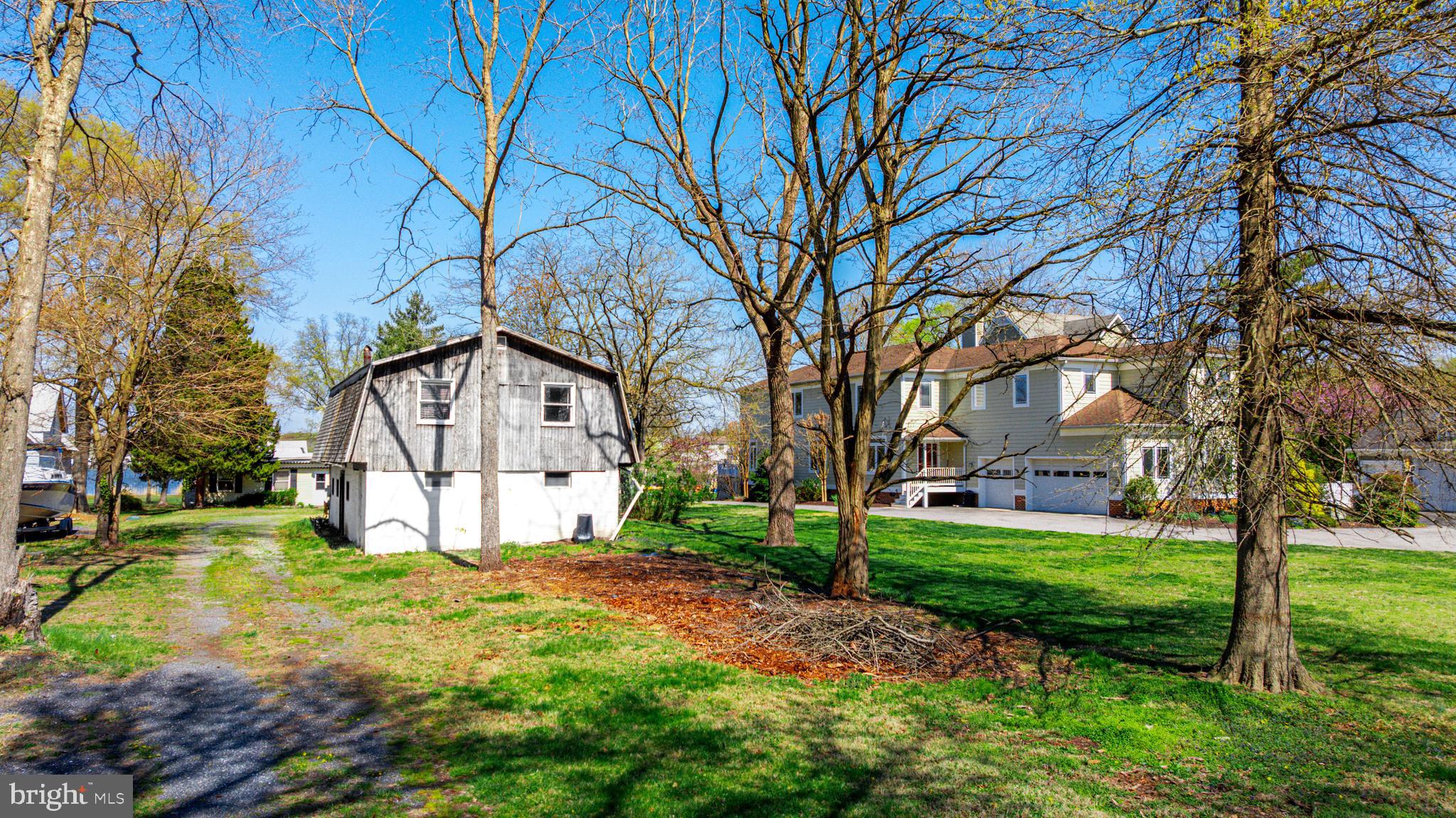 BOWLEYS QUARTERS - Land