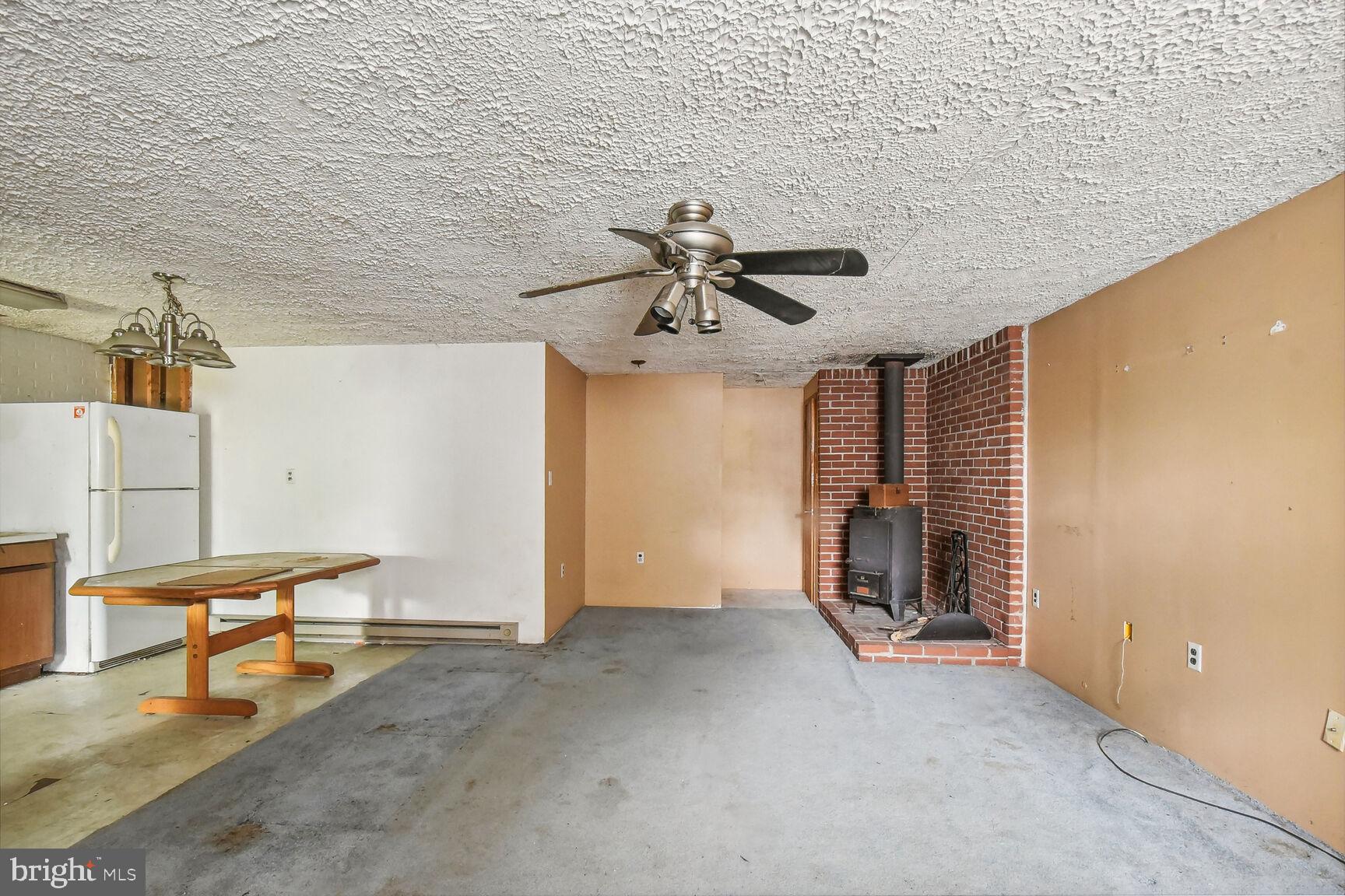 BOWLEYS QUARTERS - Land