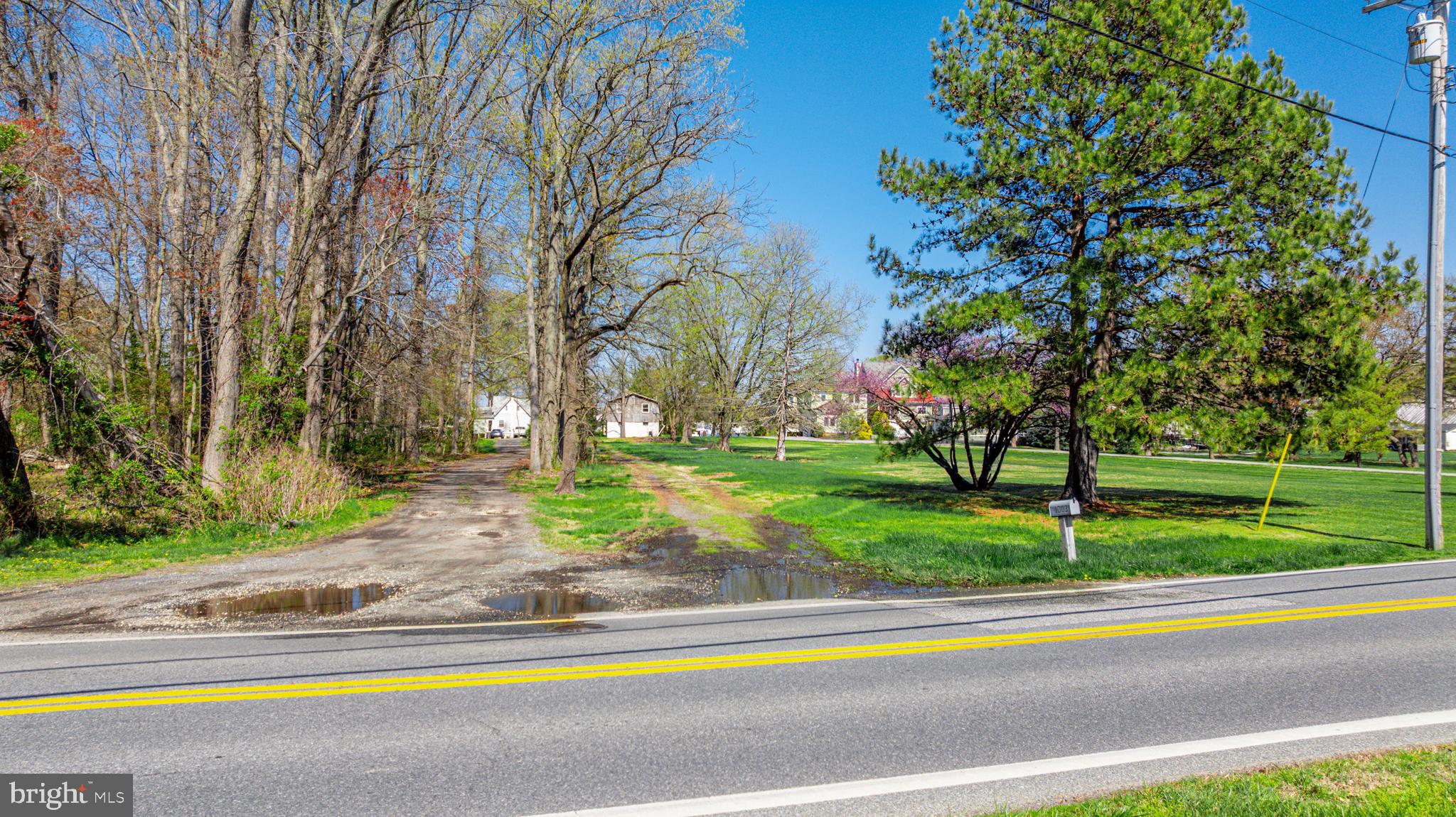 BOWLEYS QUARTERS - Land