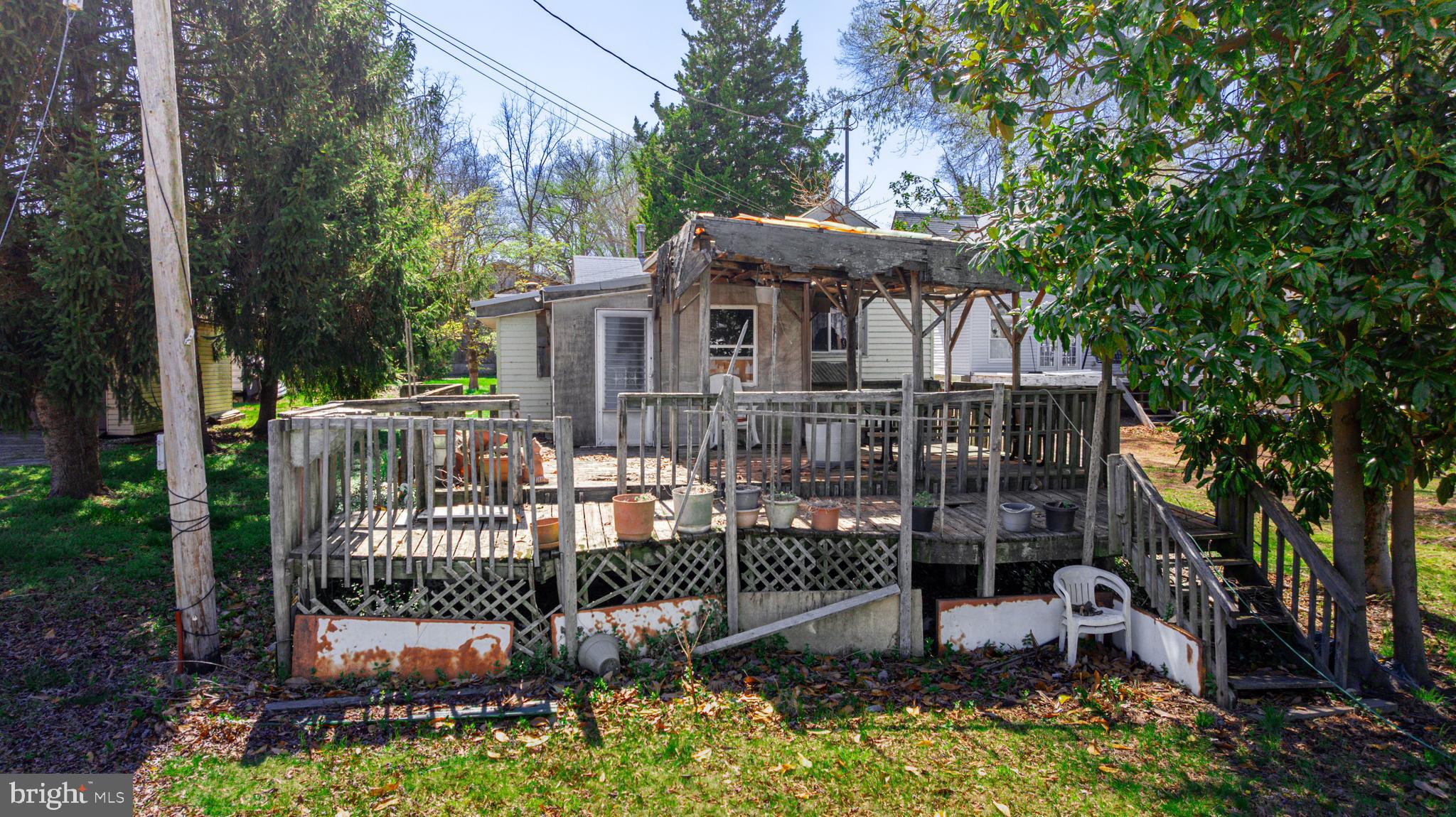 BOWLEYS QUARTERS - Land