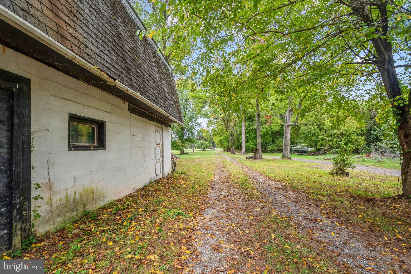 BOWLEYS QUARTERS - Land