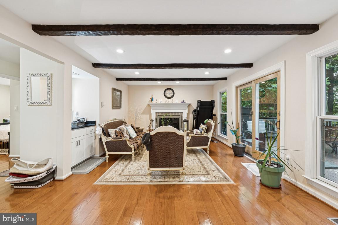 LANGLEY OAKS - Residential