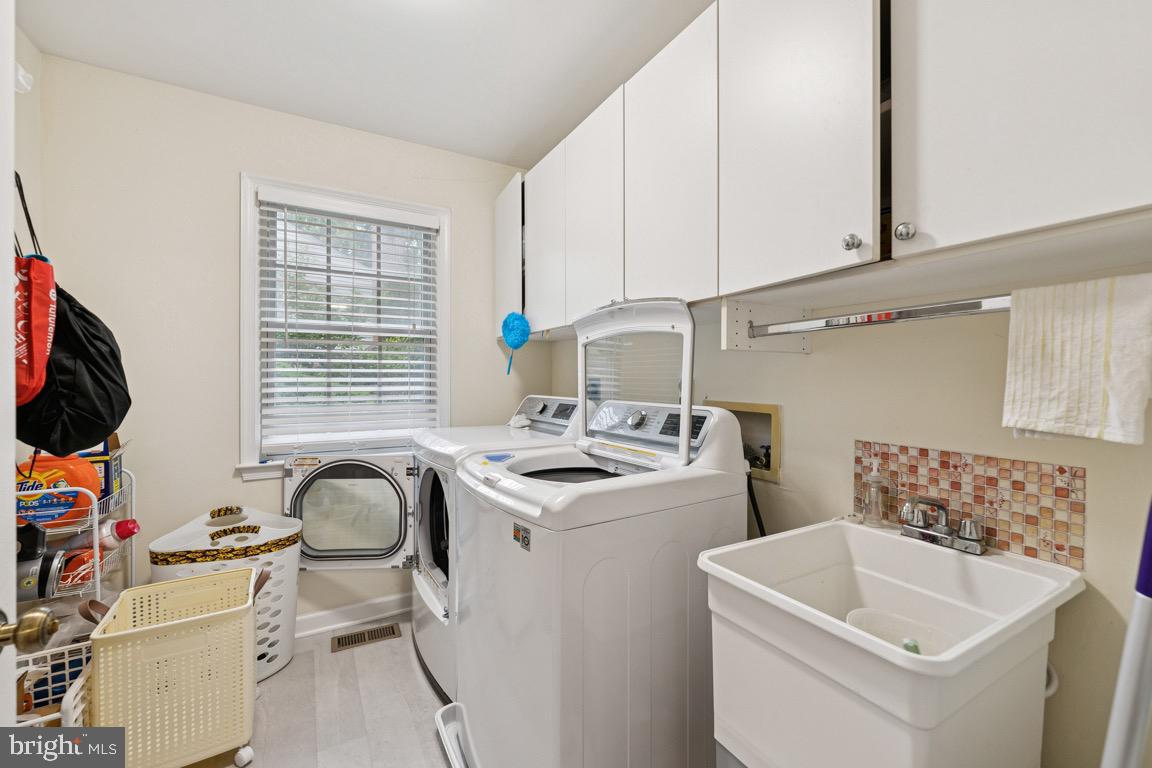LANGLEY OAKS - Residential