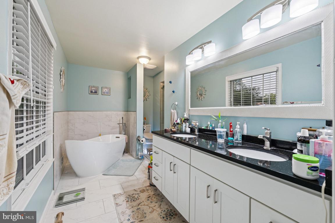LANGLEY OAKS - Residential