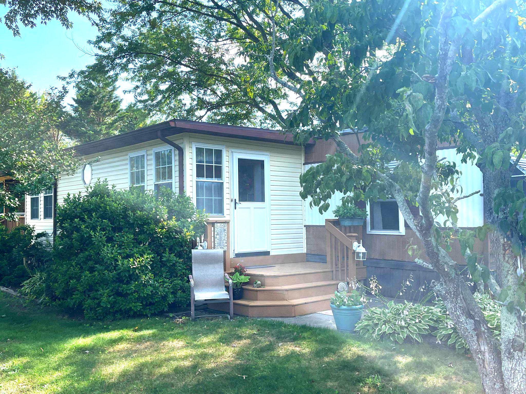 ANGOLA BEACH - Residential
