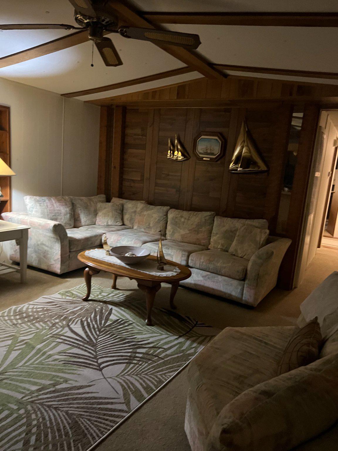 ANGOLA BEACH - Residential