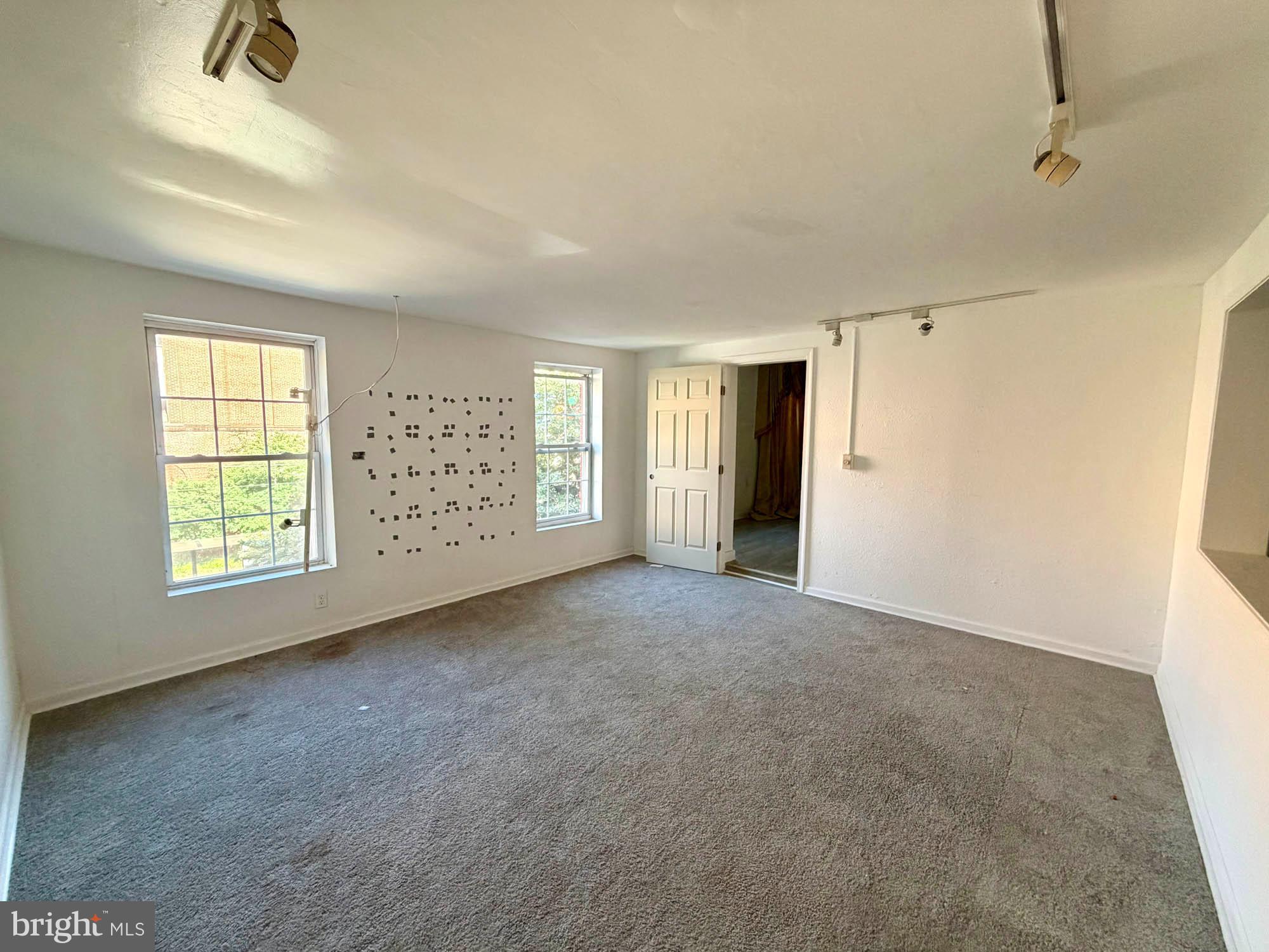 MOUNT VERNON PLACE HISTORIC DISTRICT - Commercial Sale