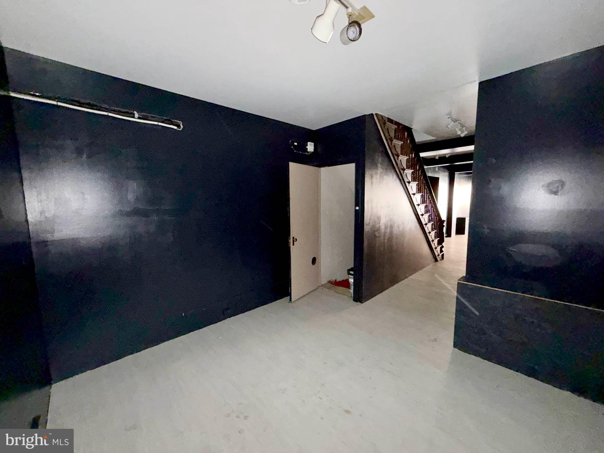 MOUNT VERNON PLACE HISTORIC DISTRICT - Commercial Sale