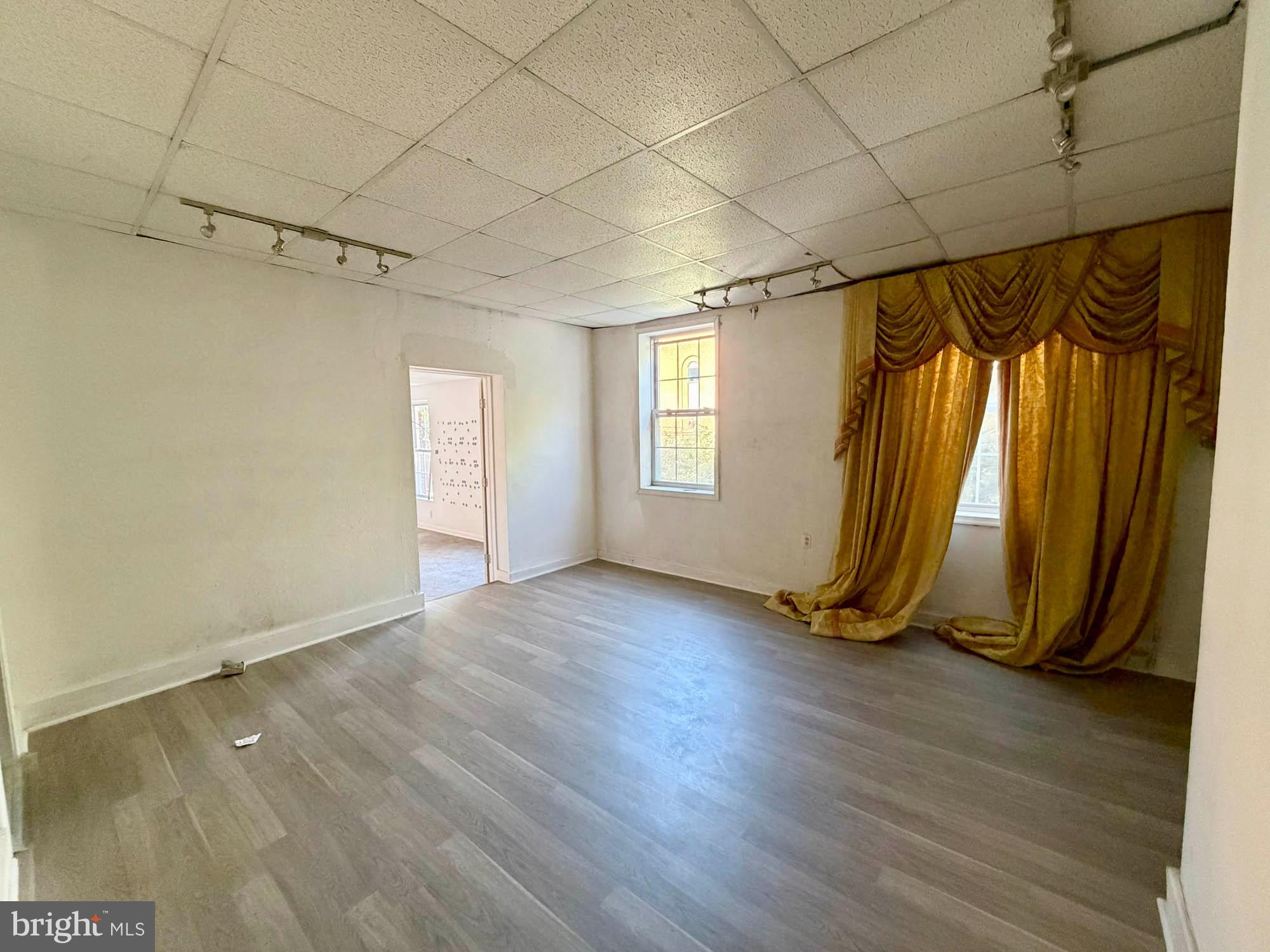 MOUNT VERNON PLACE HISTORIC DISTRICT - Commercial Sale