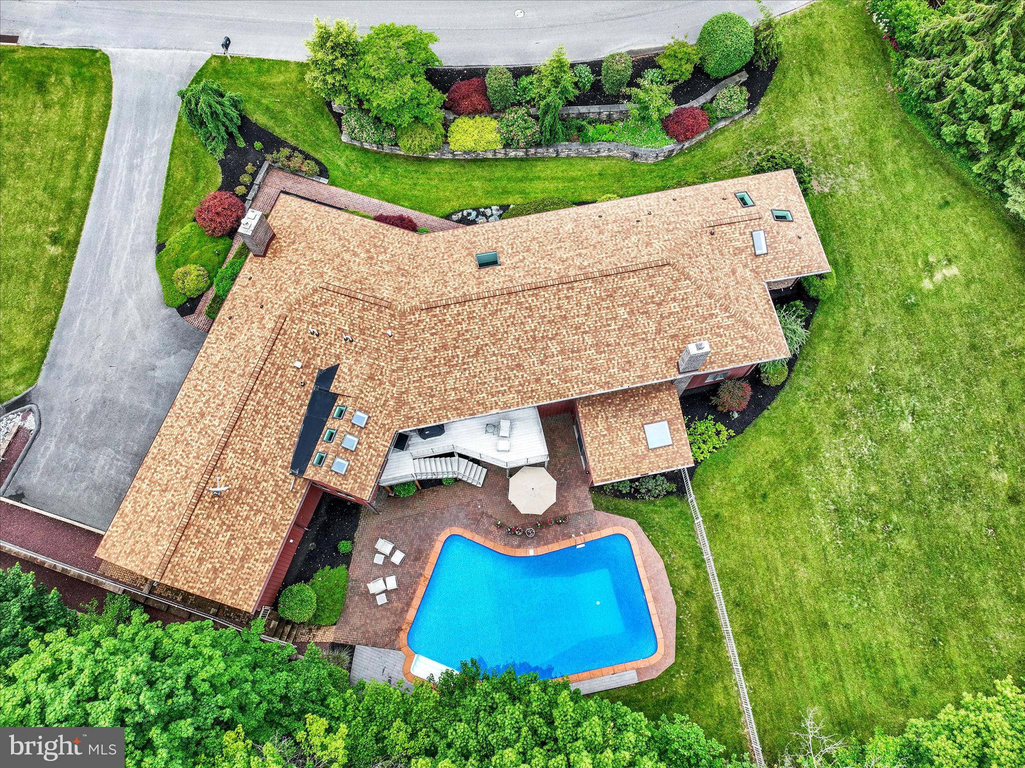 STRATHCONA HILLS - Residential