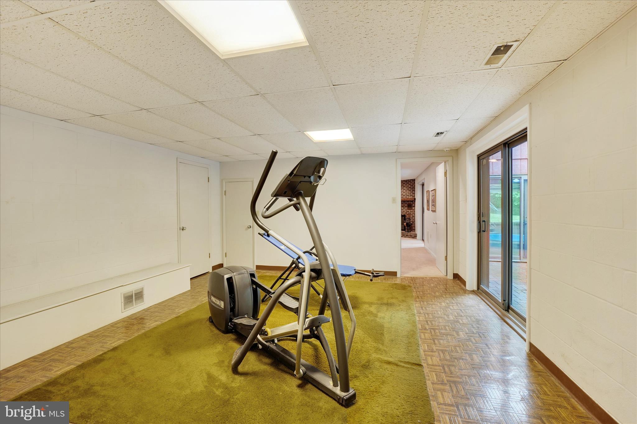 STRATHCONA HILLS - Residential