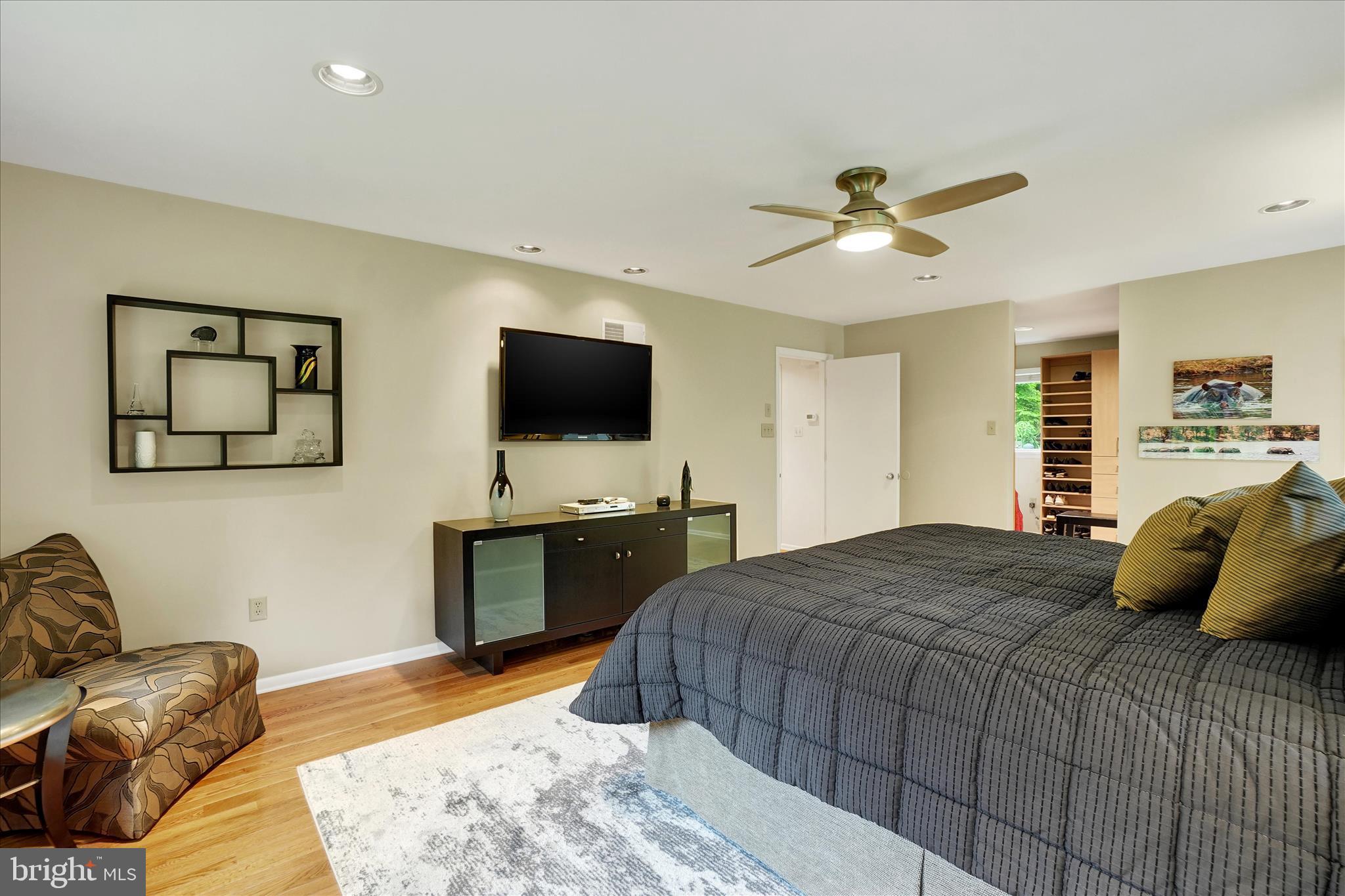 STRATHCONA HILLS - Residential