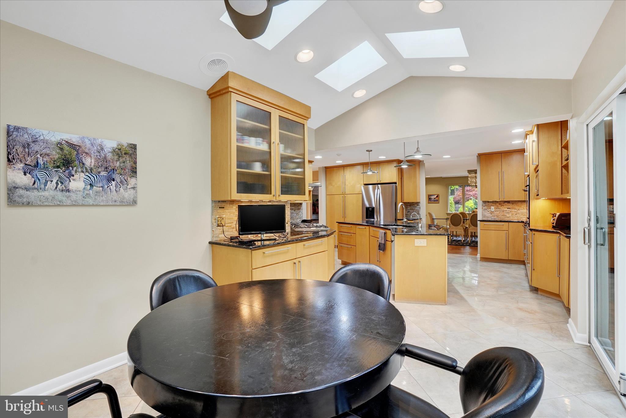 STRATHCONA HILLS - Residential
