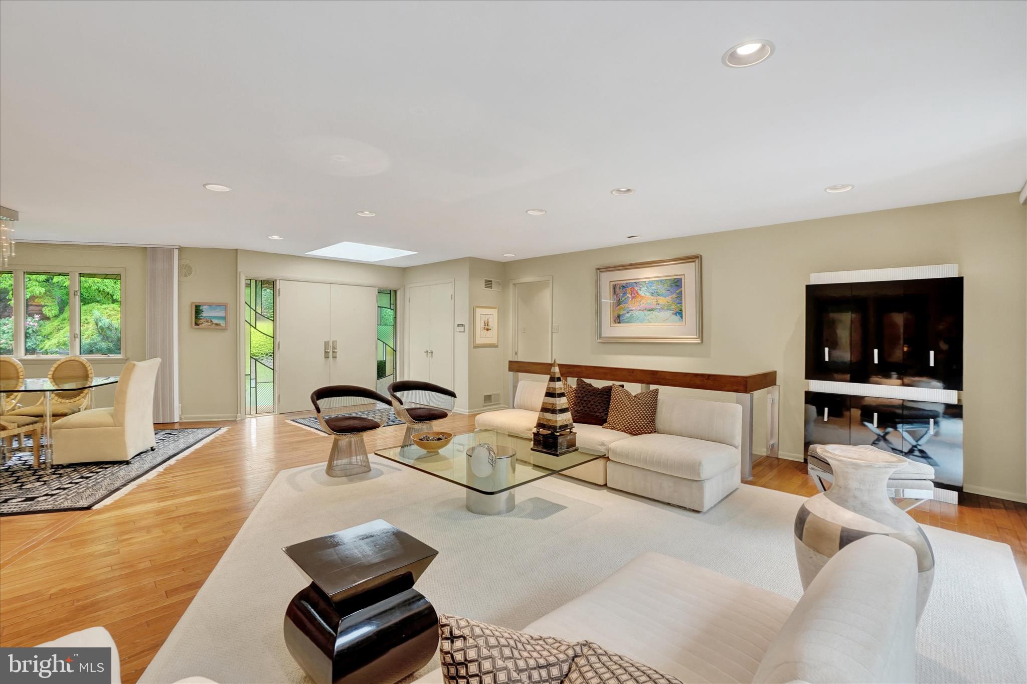 STRATHCONA HILLS - Residential