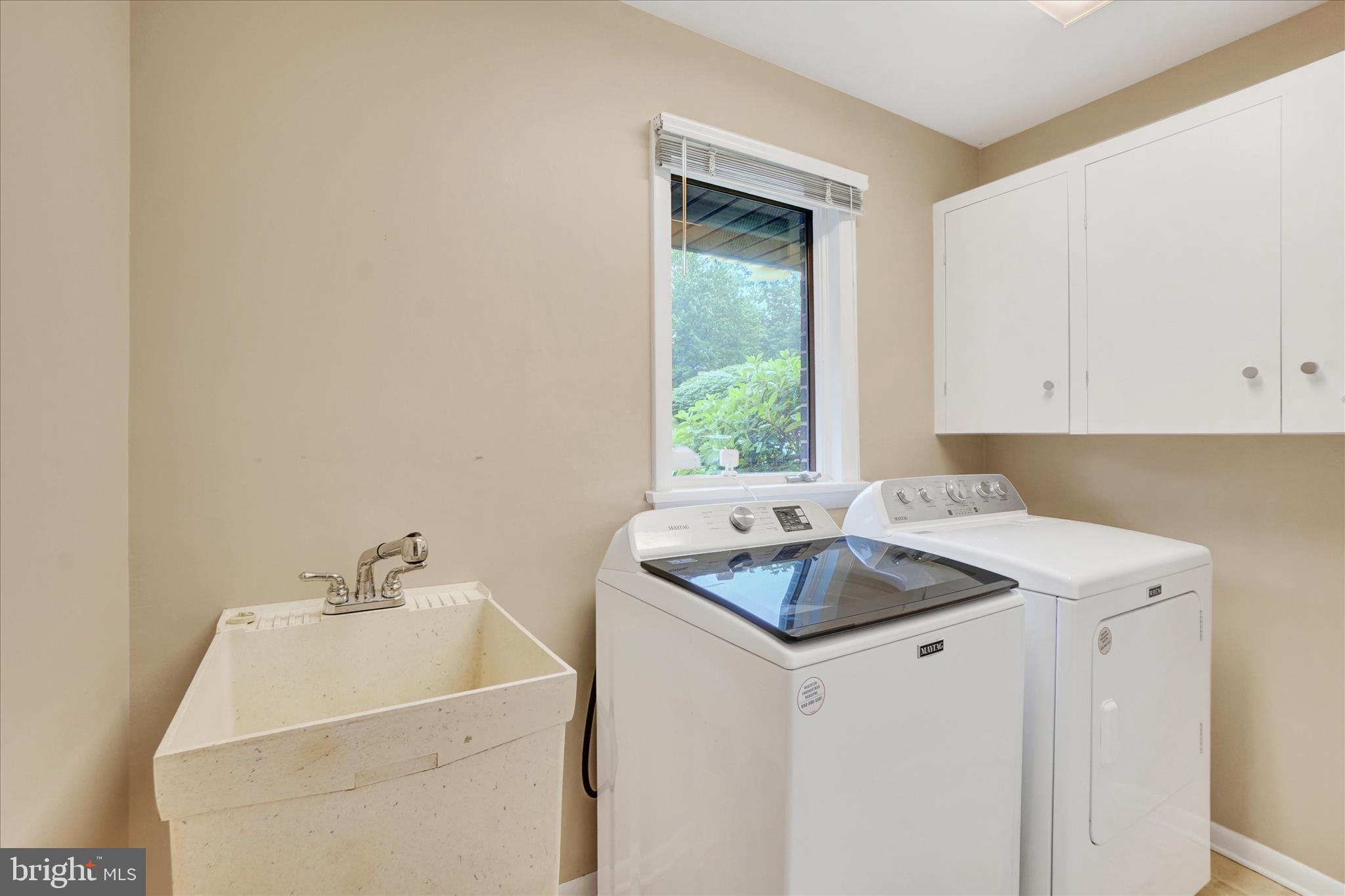 STRATHCONA HILLS - Residential