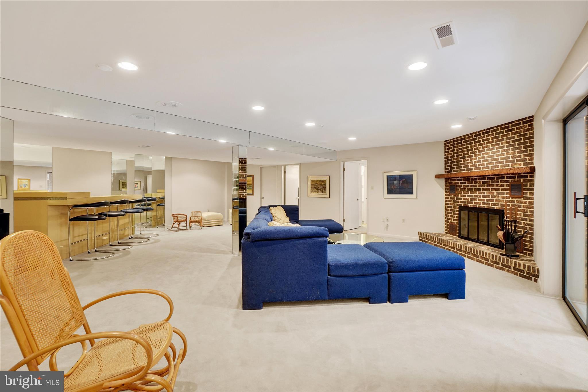 STRATHCONA HILLS - Residential