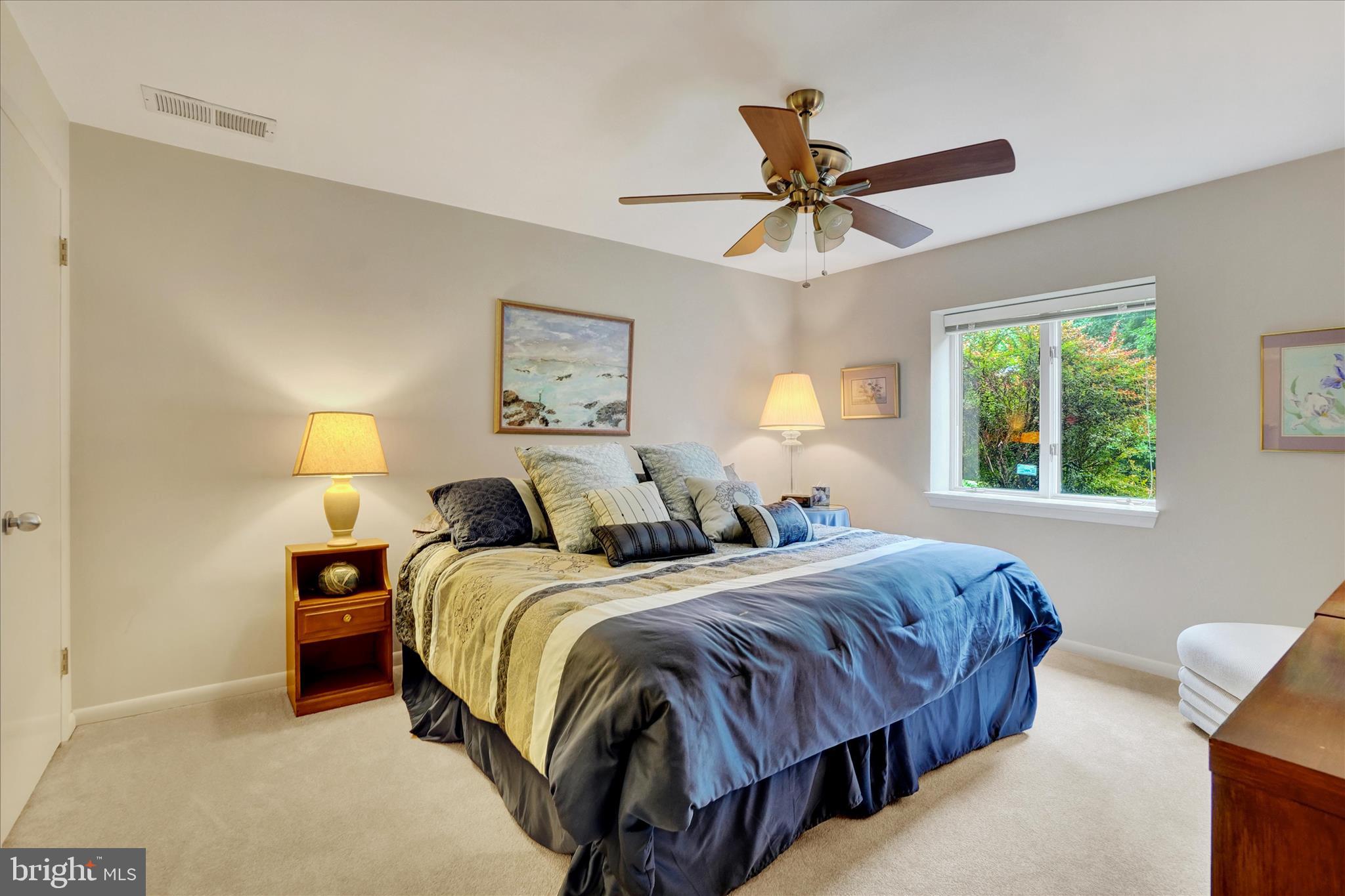 STRATHCONA HILLS - Residential
