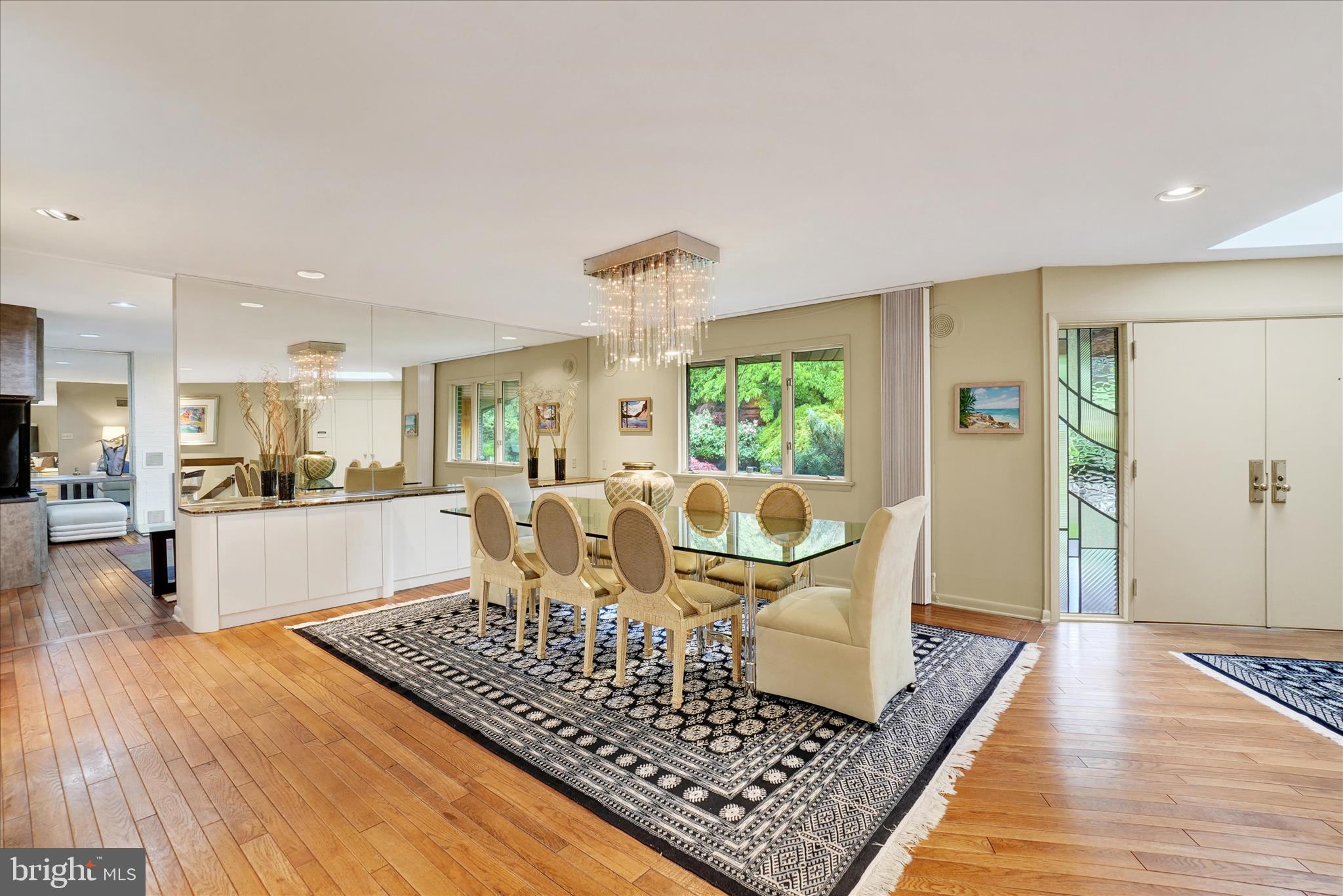 STRATHCONA HILLS - Residential