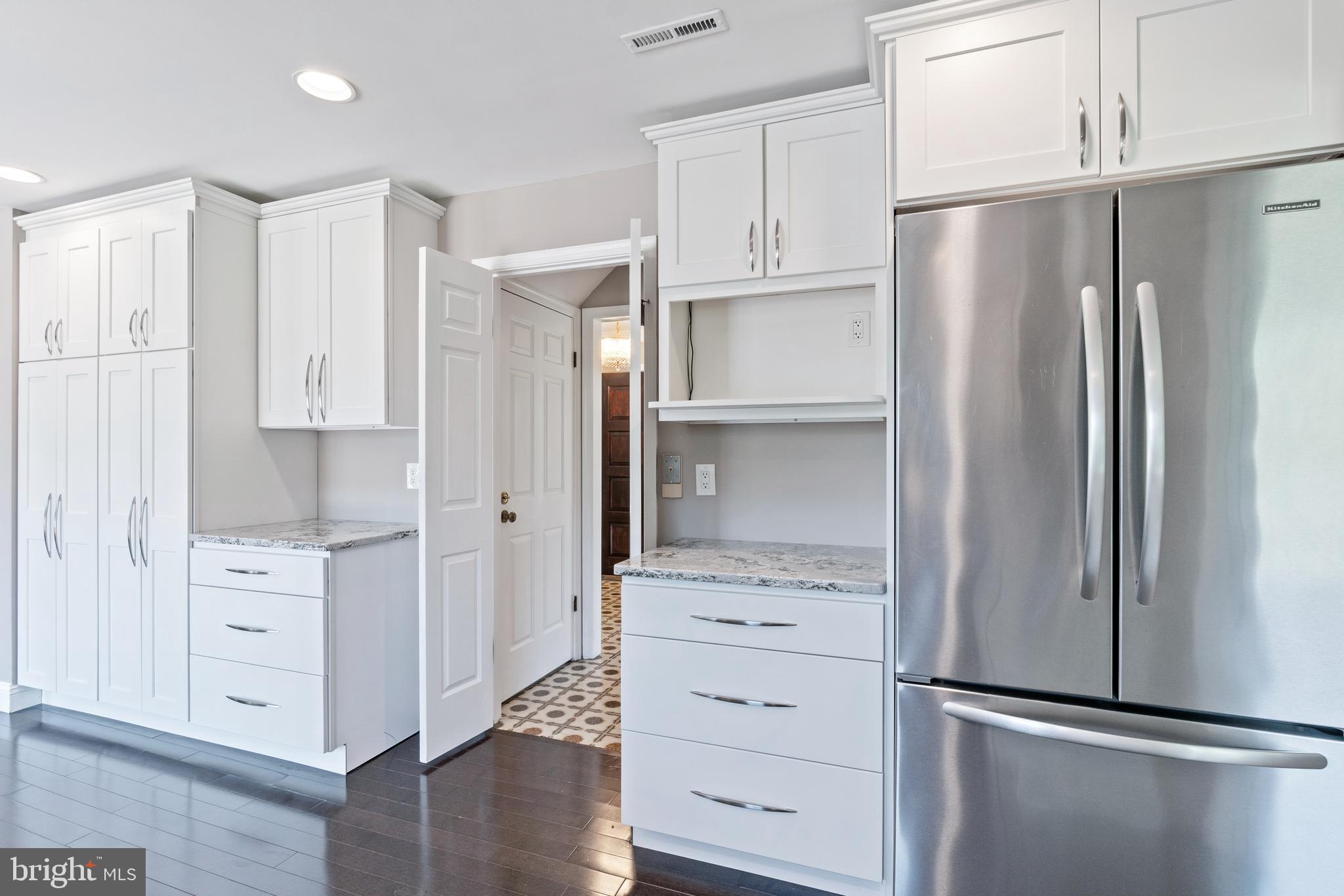 BURNHAM HILLS - Residential