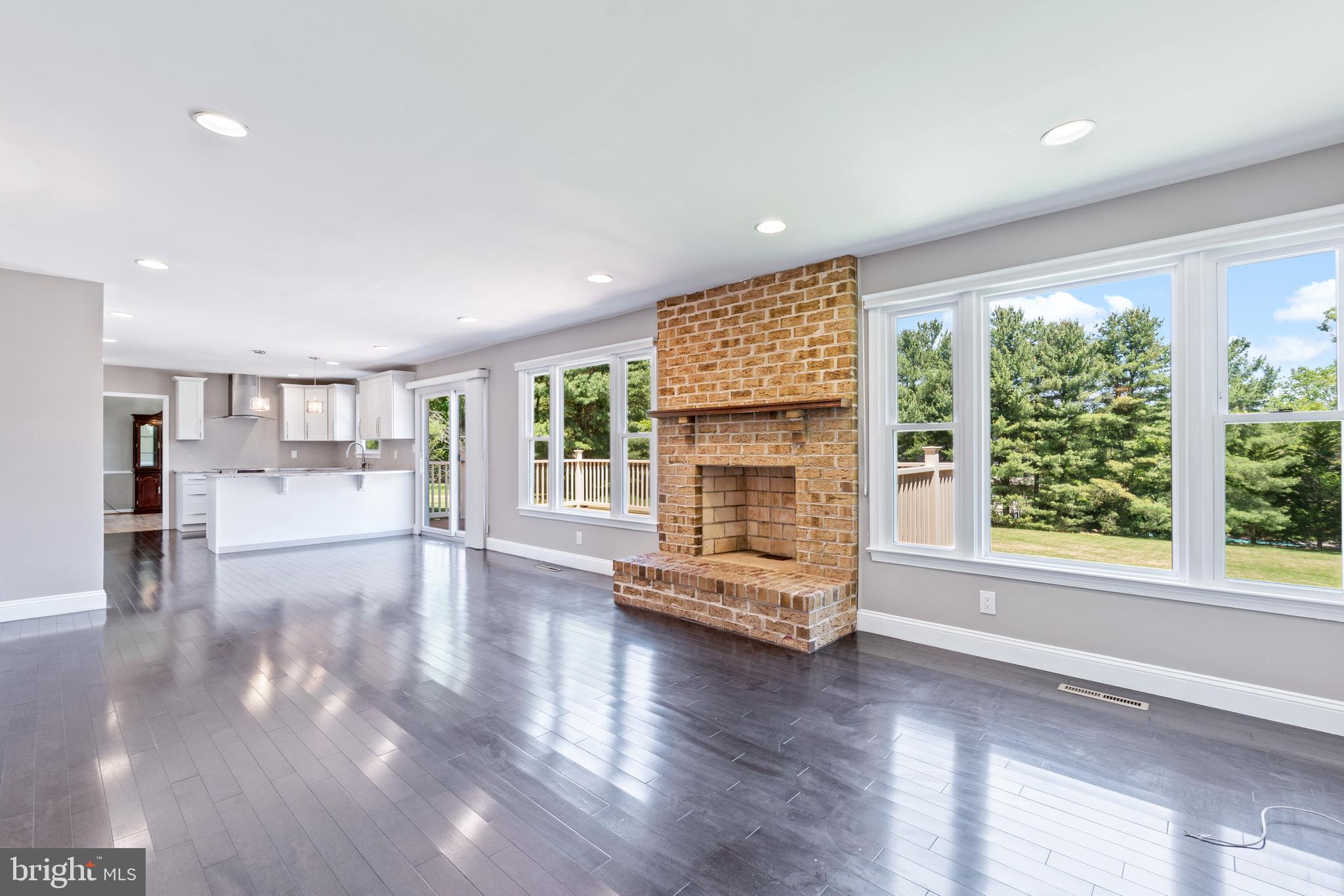 BURNHAM HILLS - Residential