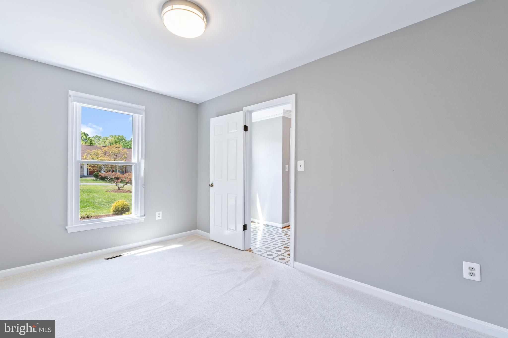 BURNHAM HILLS - Residential