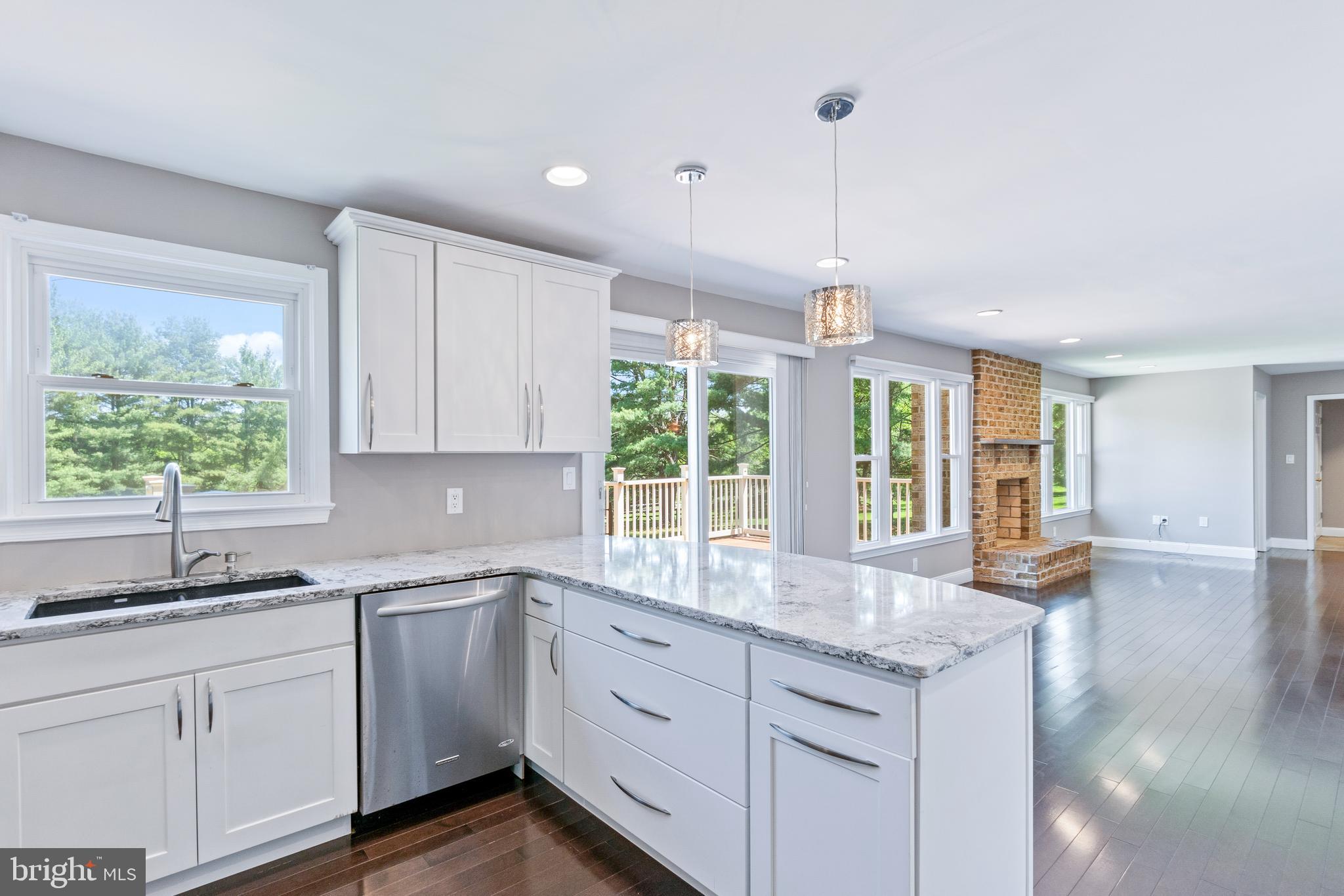 BURNHAM HILLS - Residential