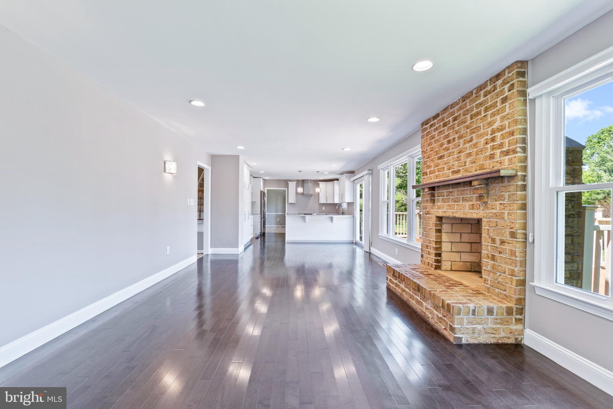 BURNHAM HILLS - Residential