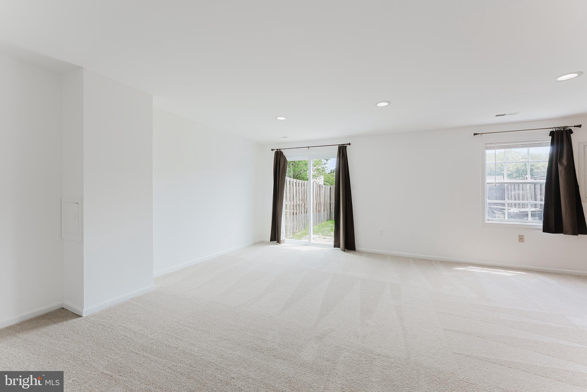 POINT OF WOODS - Residential