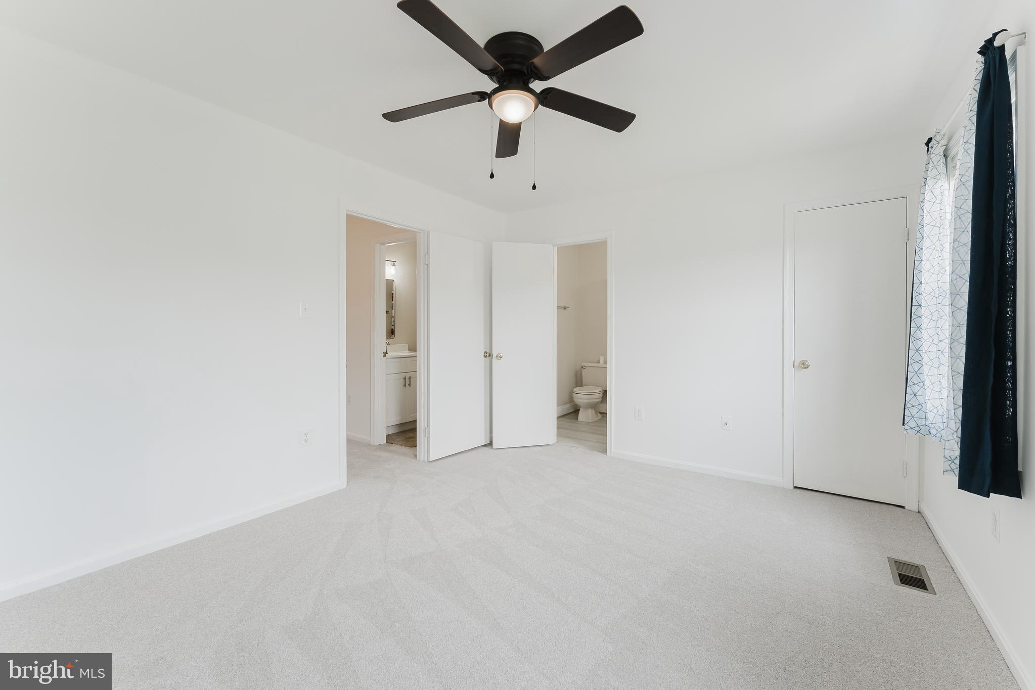 POINT OF WOODS - Residential
