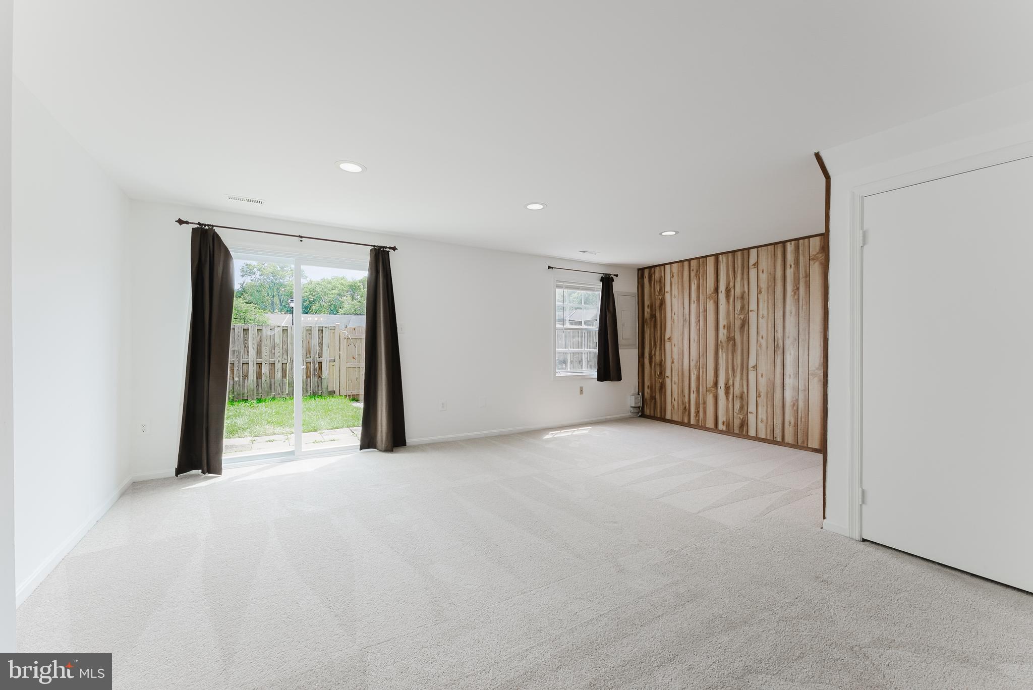 POINT OF WOODS - Residential