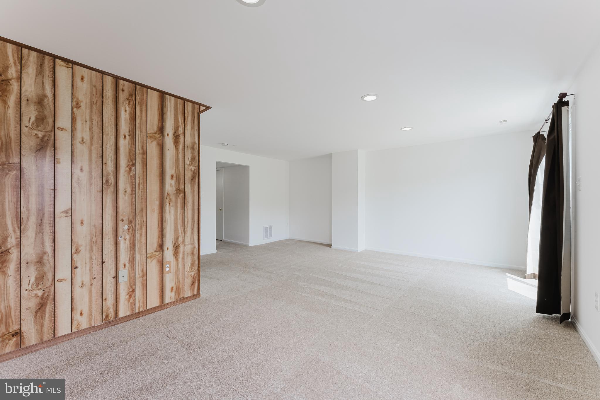 POINT OF WOODS - Residential