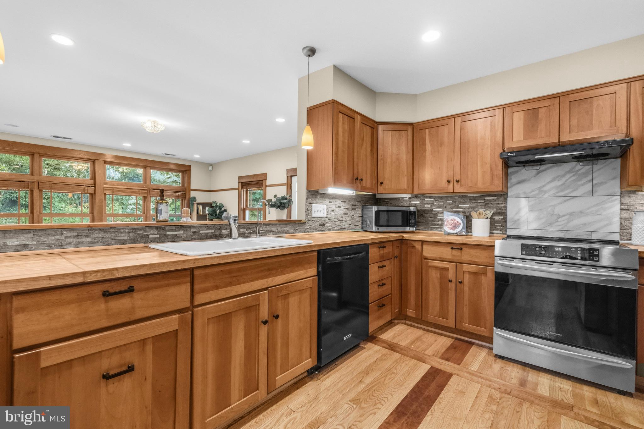 ALTA VISTA TERRACE - Residential