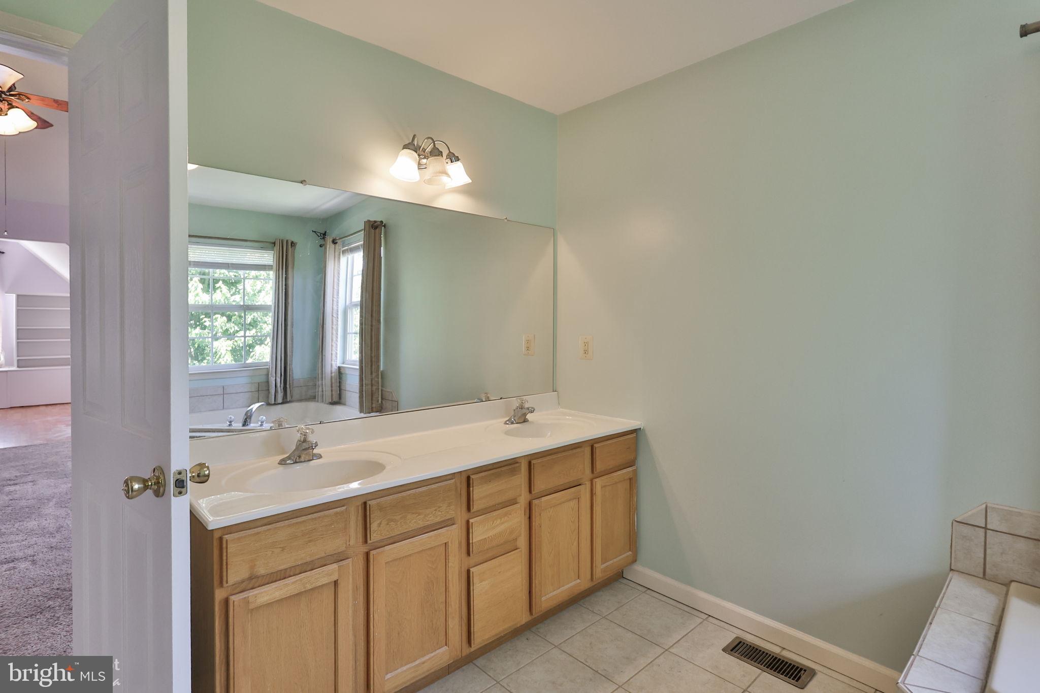 STARLITE ESTATES - Residential