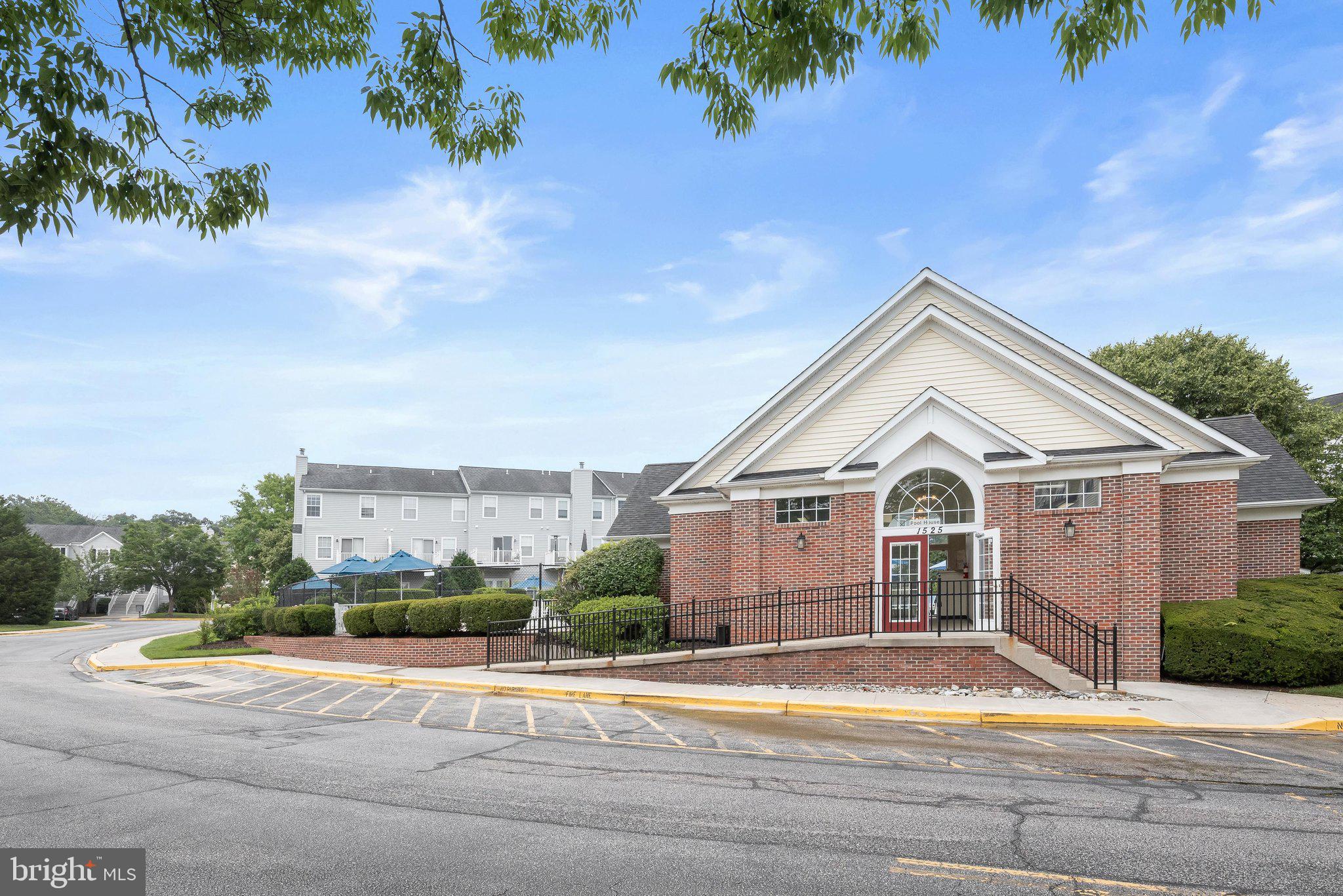 CEDAR GROVE AT CROFTON - Residential