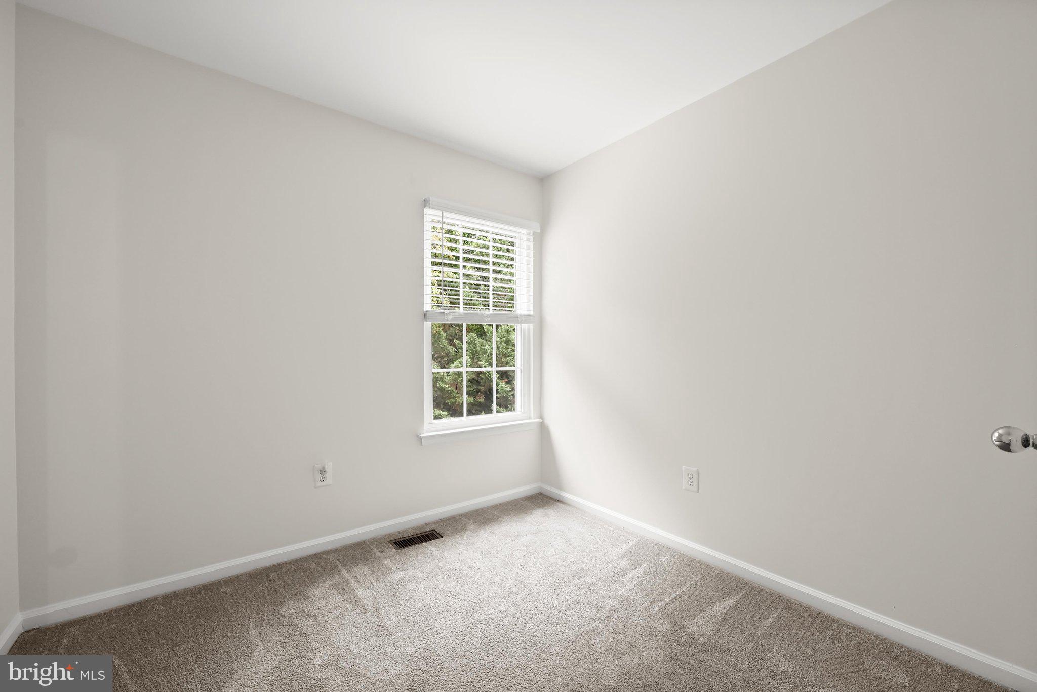 CEDAR GROVE AT CROFTON - Residential