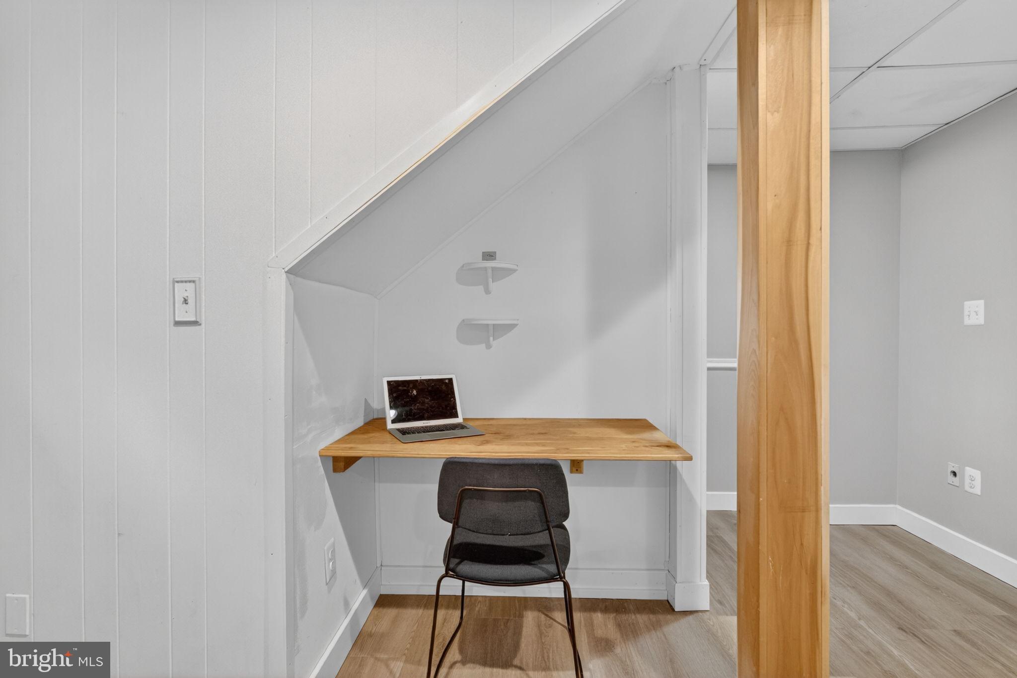 STRATHMEADE SQUARE - Residential