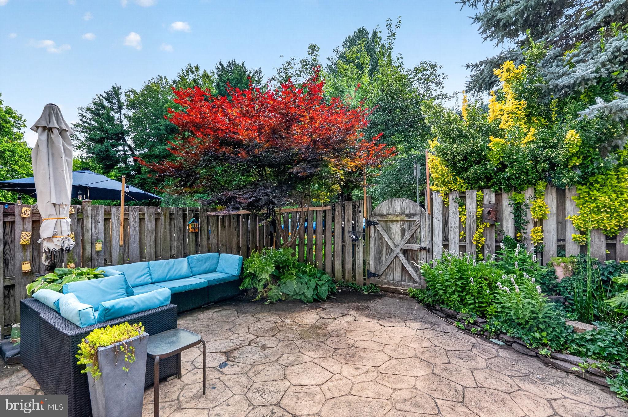 STRATHMEADE SQUARE - Residential
