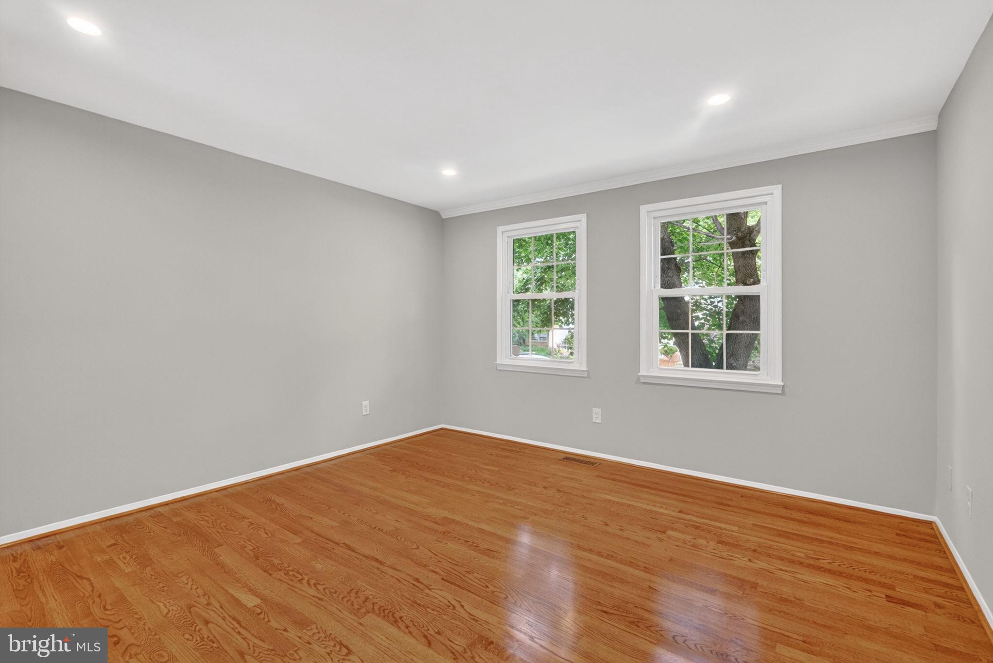 STRATHMEADE SQUARE - Residential